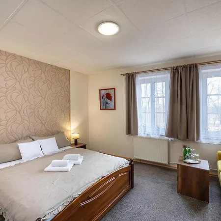 Rodinny Hotel Myslivna Třeboň Extérieur photo