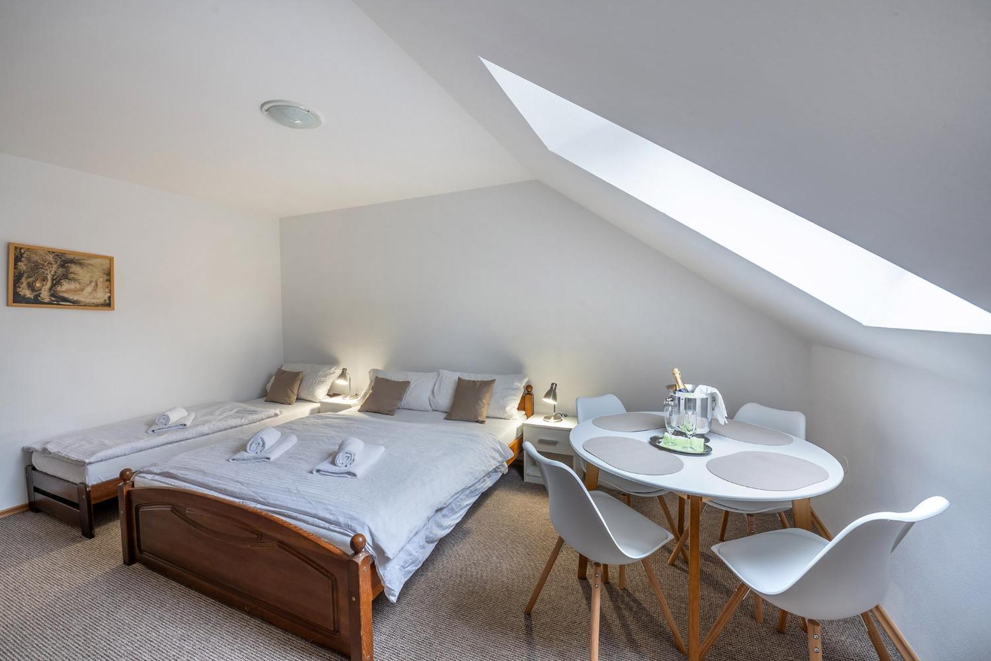 Myslivna Hotel 3*